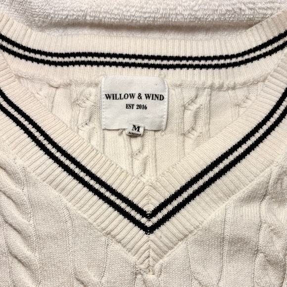 Preppy cropped cable-knit white sweater - Picture 5 of 6